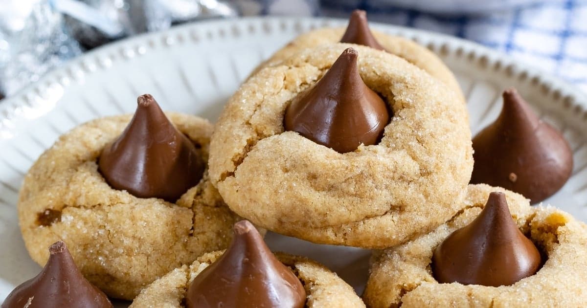 Easy Peanut Butter Blossoms Recipe