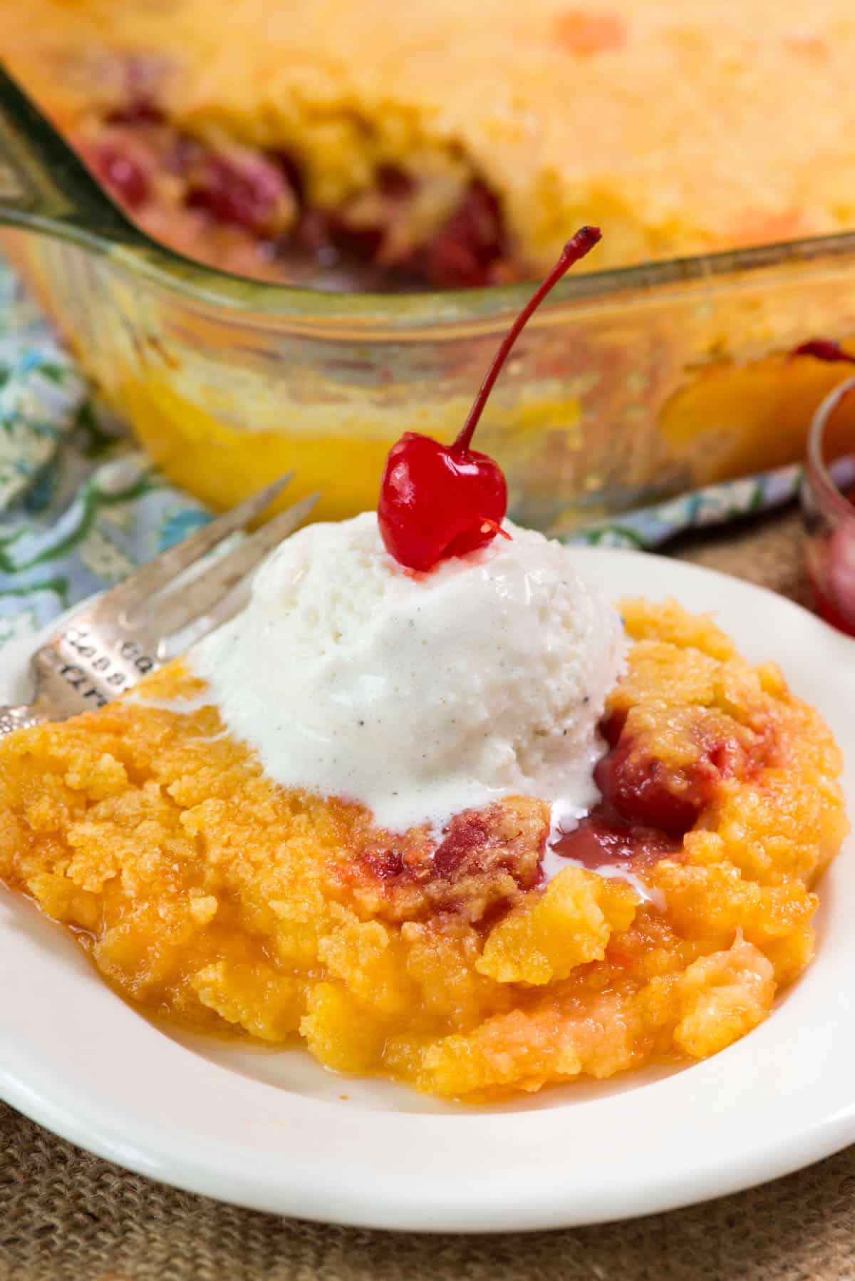 Easy Pineapple Dump Cake Recipe