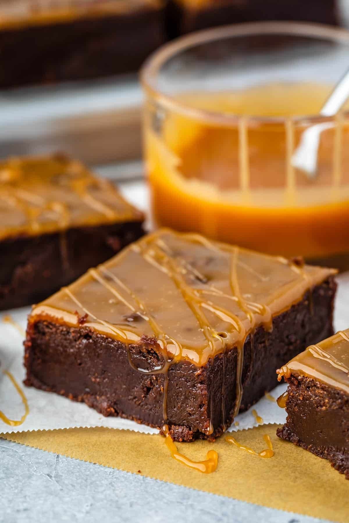 Easy Fudgy Caramel Brownies