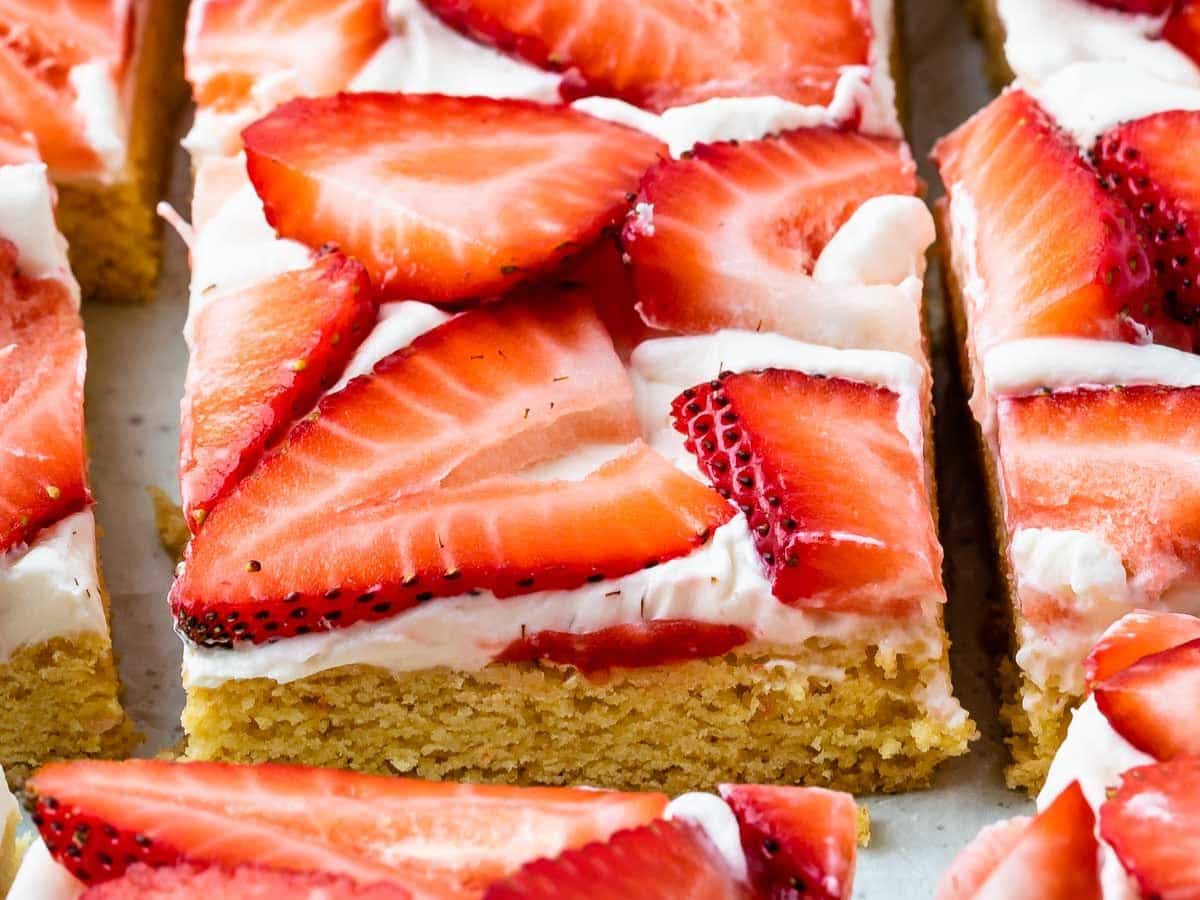 Strawberry Shortcake Bars Recipe